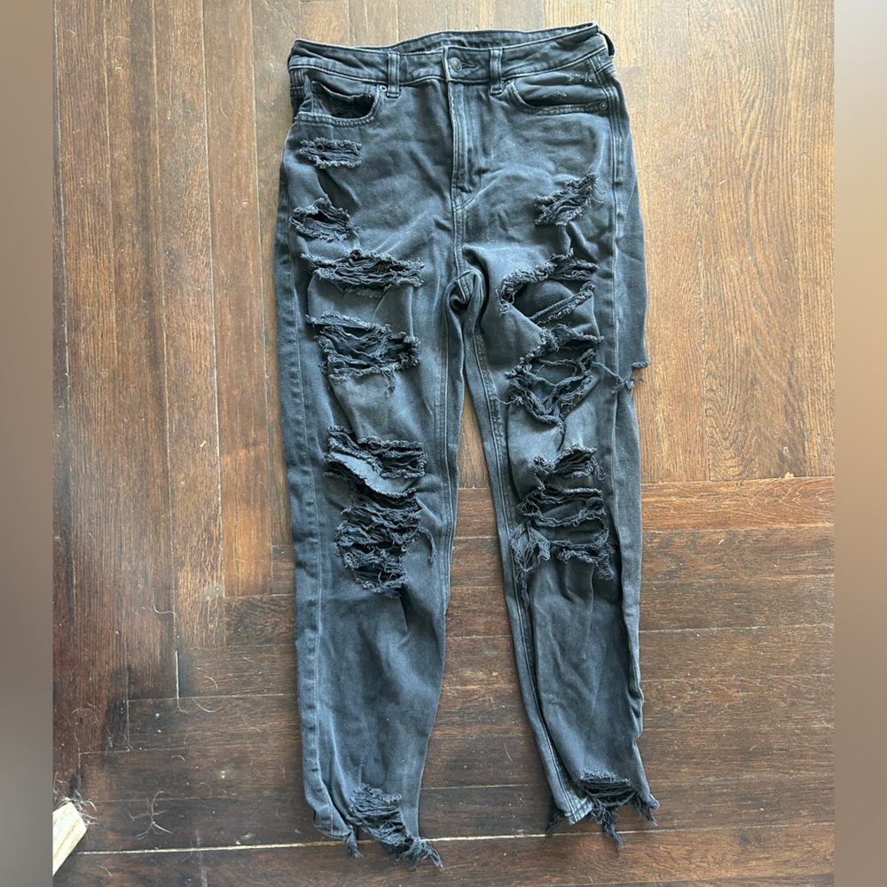 American Eagle AE Distressed Cropped Baggy Jeans